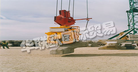 ACIMEX于1971年在法國創(chuàng)立，在鋼鐵和機械工業(yè)服務(wù)領(lǐng)域首次獲得法國在夾持和提升金屬板和鋼板領(lǐng)域的聲譽。該公司隨后擴展了其在混凝土和管道領(lǐng)域的專業(yè)知識和技能。