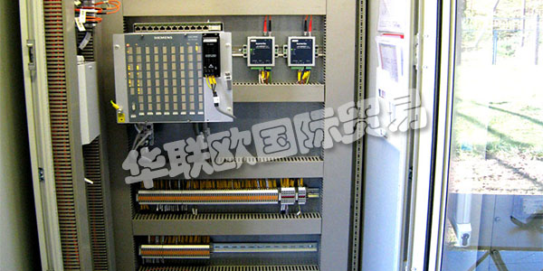 印度AMLOK主要產(chǎn)品：AMLOK水力調(diào)速器、閥門、傳感器、過濾器等。AMLOK代表兩位年輕董事總經(jīng)理Amit Lamba先生和Lokender Singh先生的名字，他們的愿景是為水電行業(yè)提供最優(yōu)質(zhì)的服務(wù)，并幫助新開發(fā)商提高他們在可再生能源領(lǐng)域的地位。