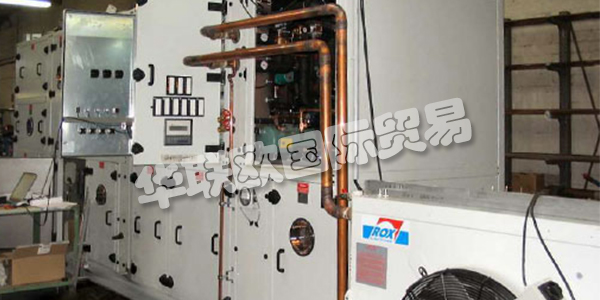 ROX-KLIMATECHNIK GmbH作為房間和工藝空氣技術(shù)設(shè)備和組件的制造商，是規(guī)劃者，工廠建設(shè)者和工廠操作員的合作伙伴。采用Rox-Klimatechnik GmbH中央空調(diào)的室內(nèi)空氣和工藝空氣技術(shù)有助于保持舒適的室內(nèi)氣候。清潔污染的廢氣是積極的環(huán)境保護(hù)。