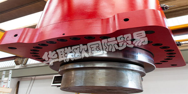 BOMBARDIERI SpA于1959年在意大利 Gazzaniga 成立，現(xiàn)在是一家私營有限公司，擁有100多名訓練有素的員工，分為三個工廠，兩個在意大利北部，一個在墨西哥。